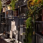 Victoria Palace Hotel